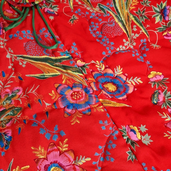VTG NEIMAN MARCUS Red Floral Quilted Robe - Picture 6 of 11
